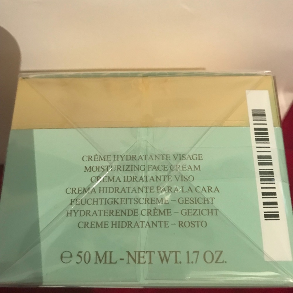 🌟NEW Moisturizing Cream. Checkout Valmont.com - Picture 6 of 6